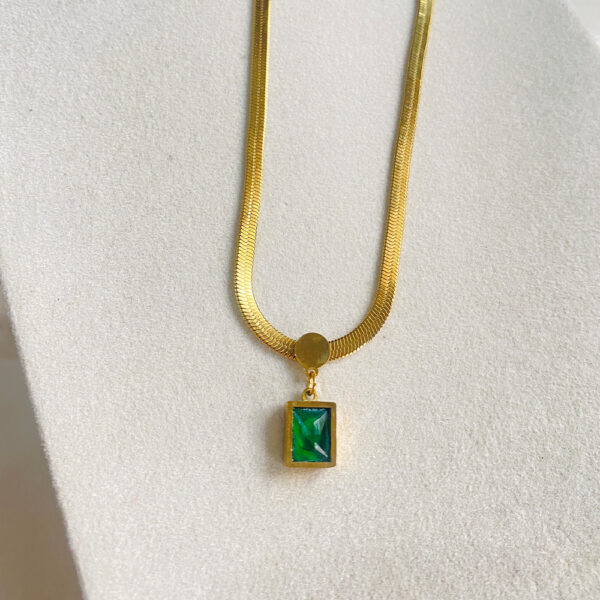 Flat Chian Green Necklace