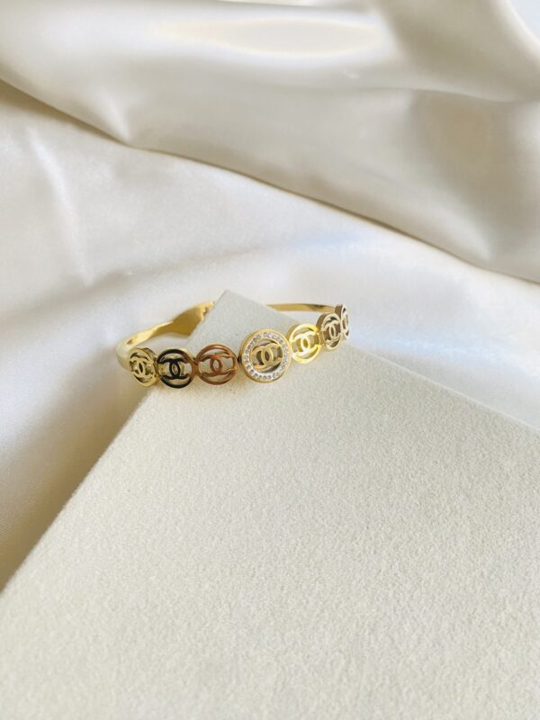 Bold Elegance Hand Cuff - Image 2