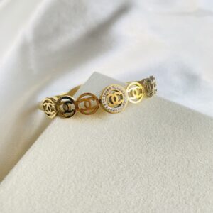 Bold Elegance Hand Cuff