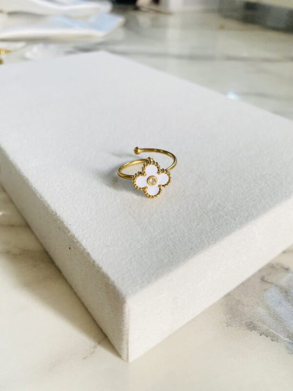 Four Leaf Flower Milky Ring - Image 2