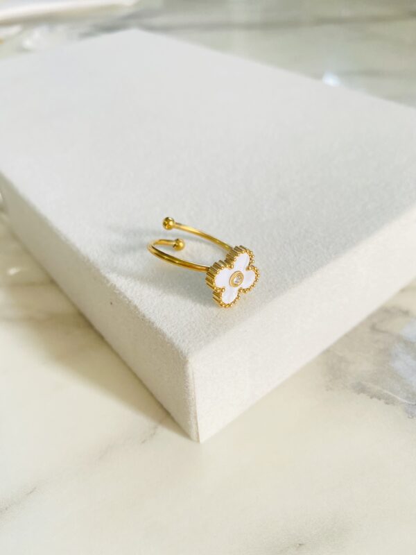 Four Leaf Flower Milky Ring - Image 4