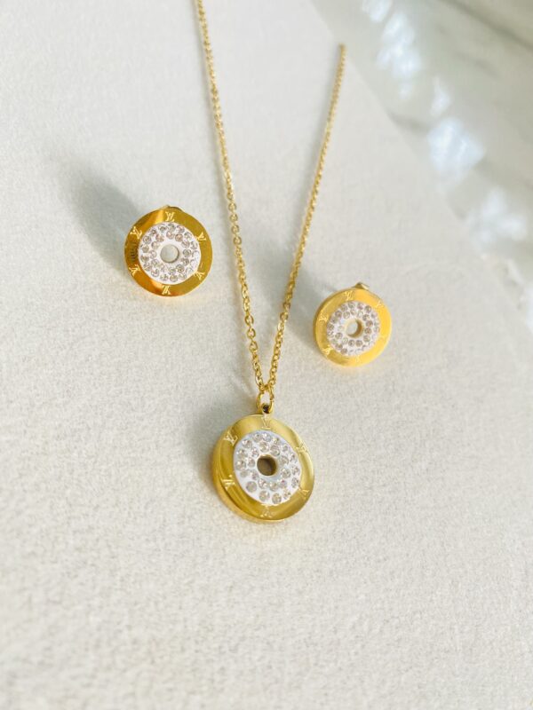 Pendant With Studs Locket Set - Image 4