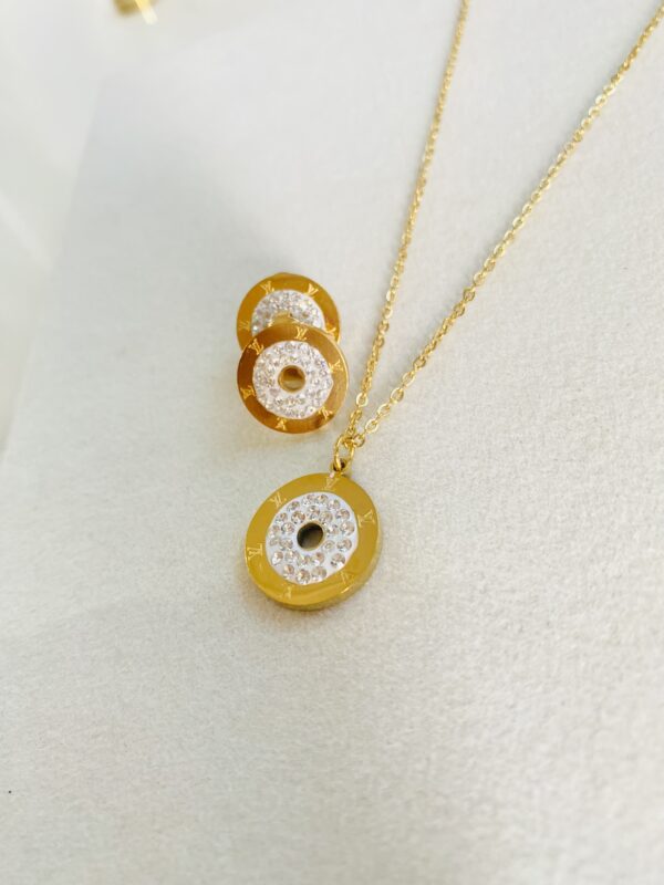 Pendant With Studs Locket Set - Image 5