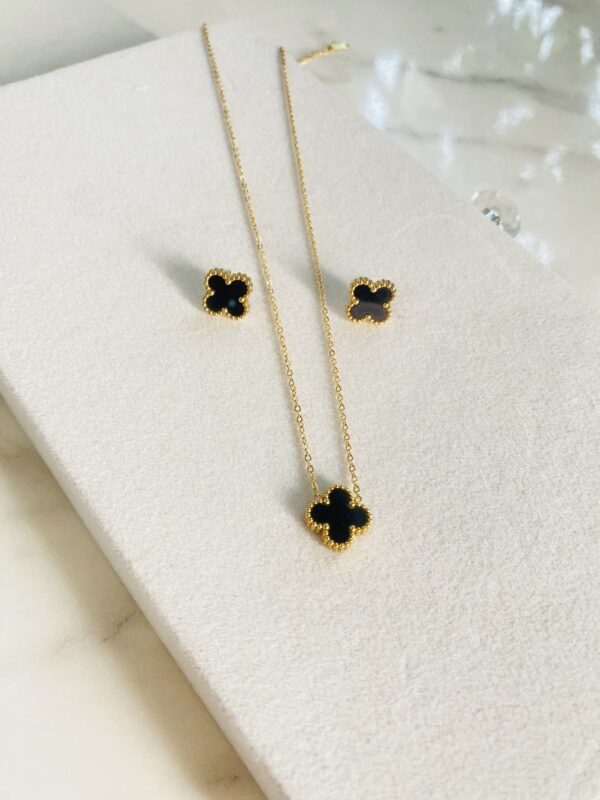 Four Leat clover Pendant with Ear Studs - Image 2