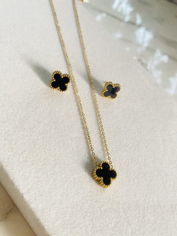 Four Leat clover Pendant with Ear Studs - Image 3