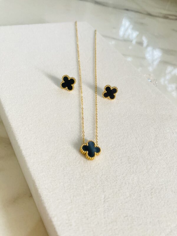 Four Leat clover Pendant with Ear Studs